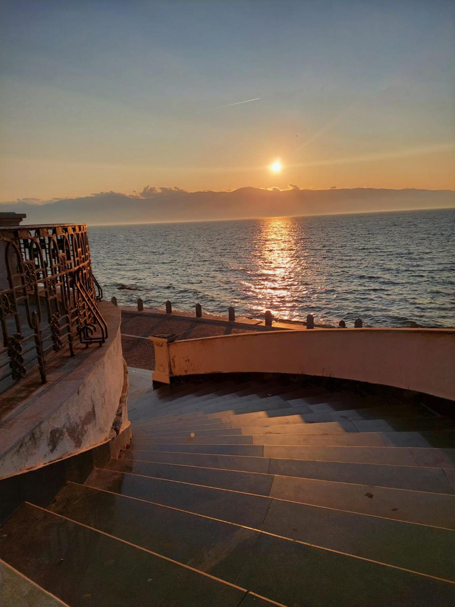 Strettomare-Business & Travel Apartment Reggio Calabria Exterior foto